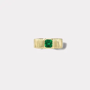 0.50cts Emerald Cut Emerald Pleated Solitaire Band