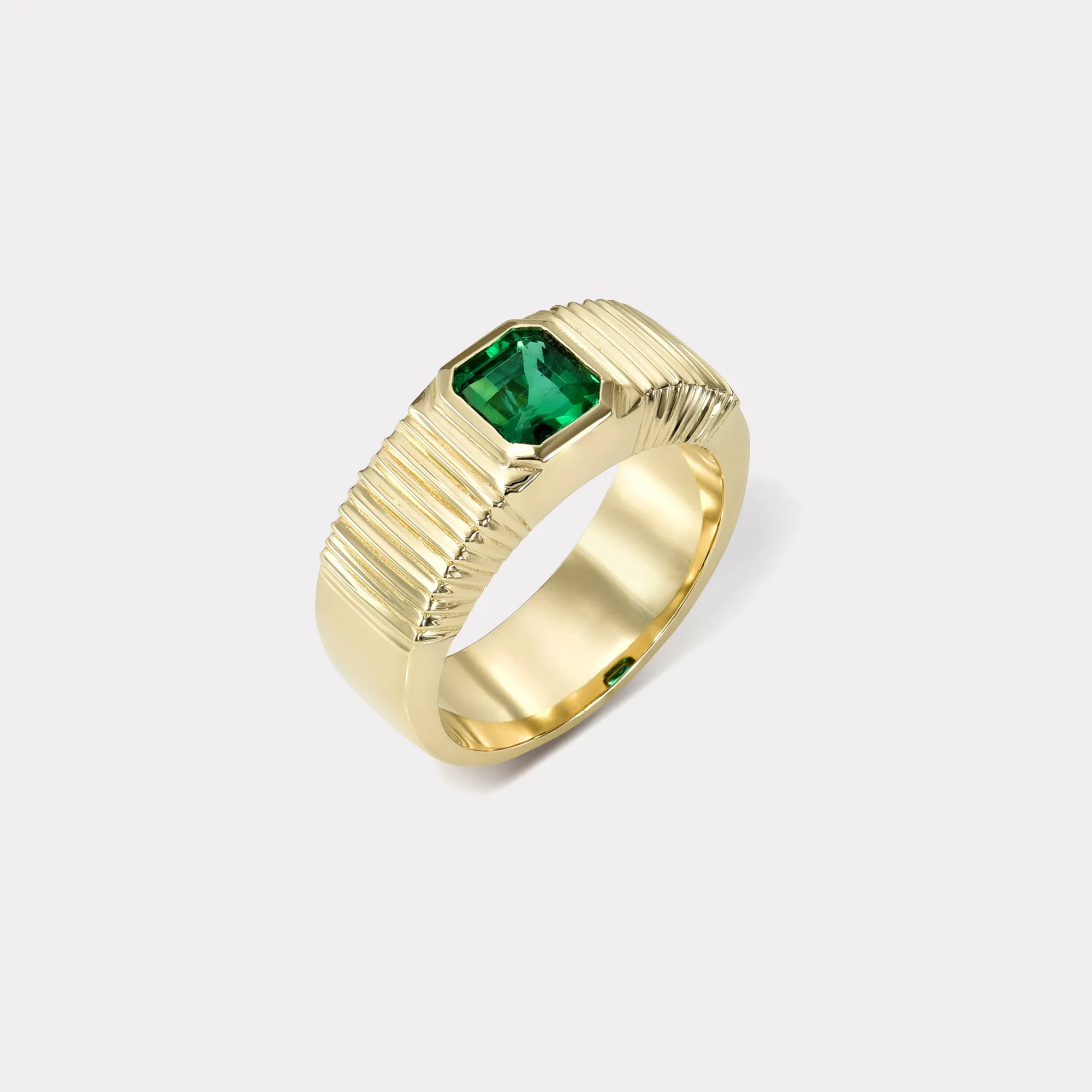 0.50cts Emerald Cut Emerald Pleated Solitaire Band