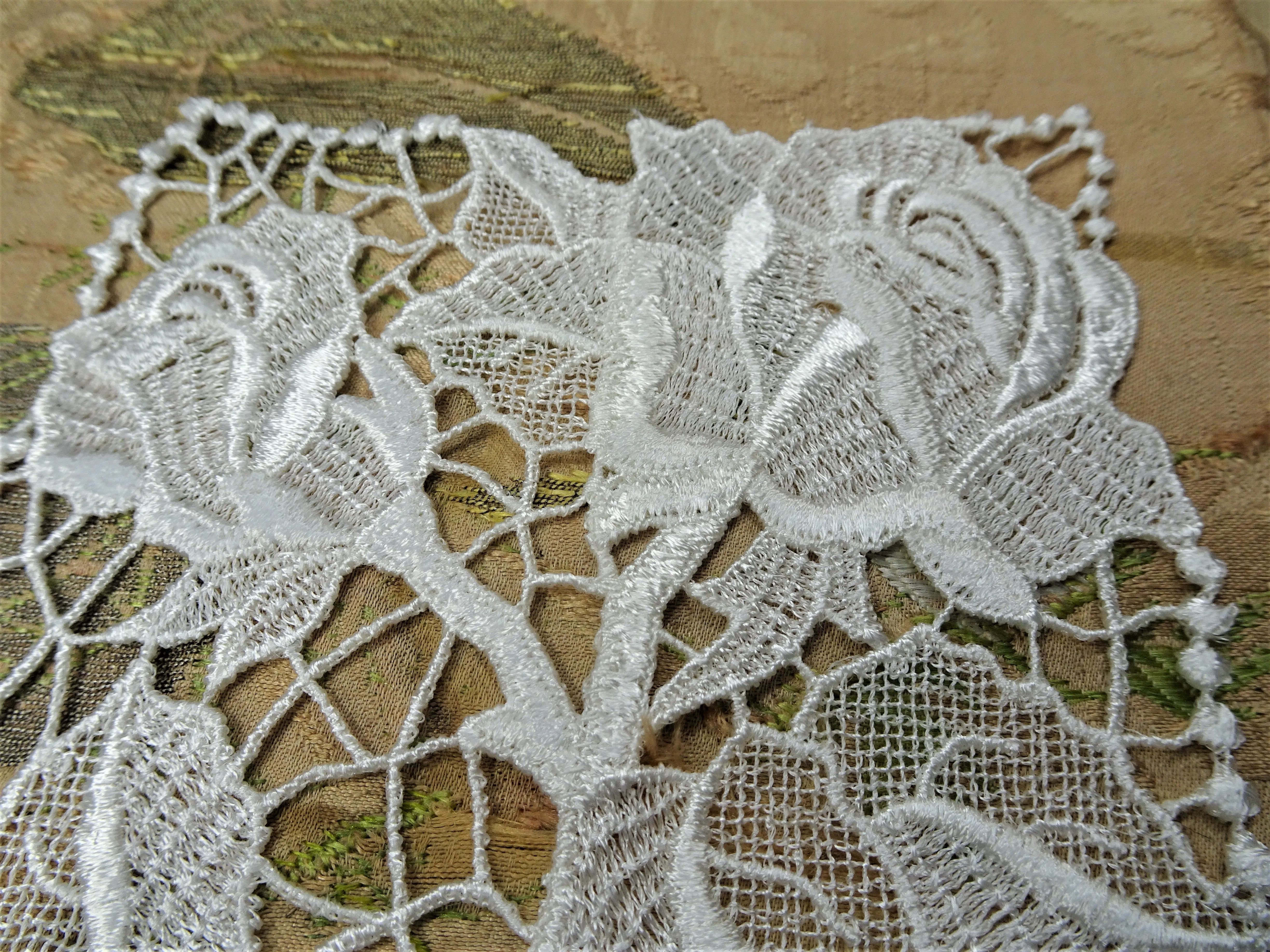 VINTAGE Lace Applique, White Lace Roses, Large Lace Applique, Bridal Lace,Heirloom Sewing, Collectible Vintage Lace